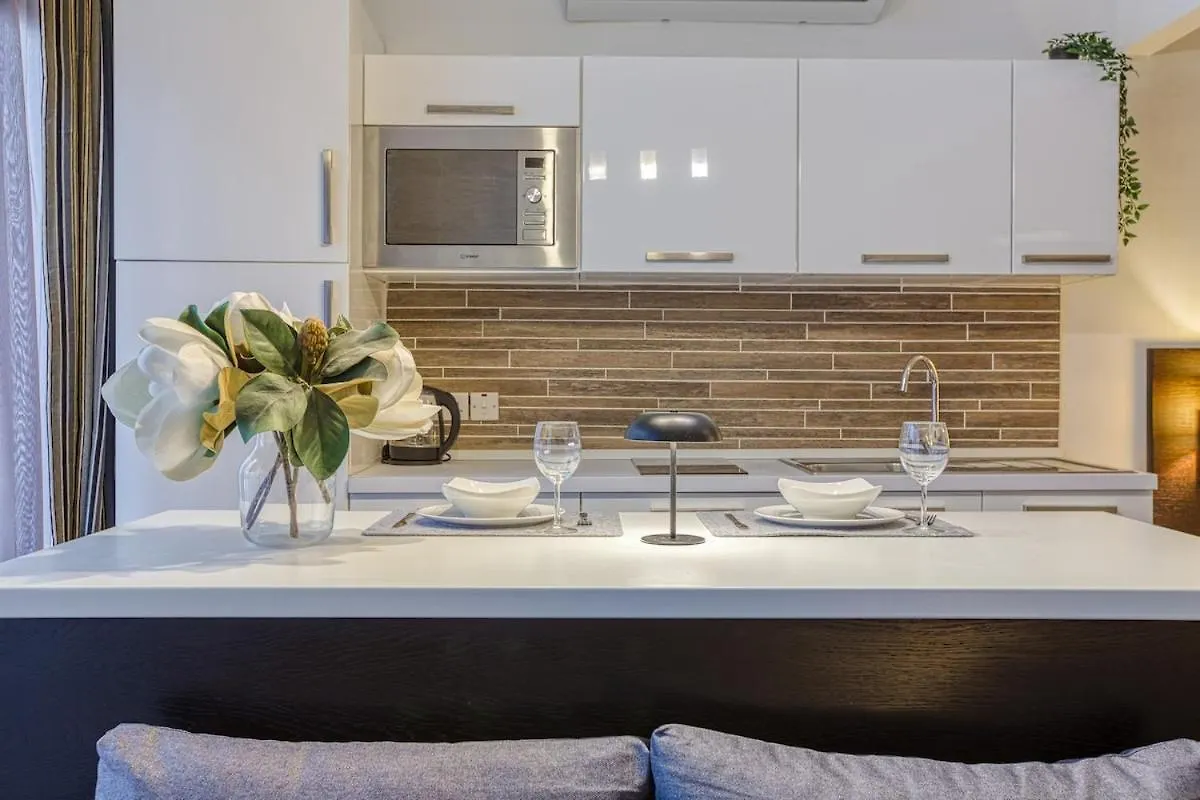 Stylish 1Bedroom Studio In The Heart Of St Julians 403 San Ġiljan 0*,